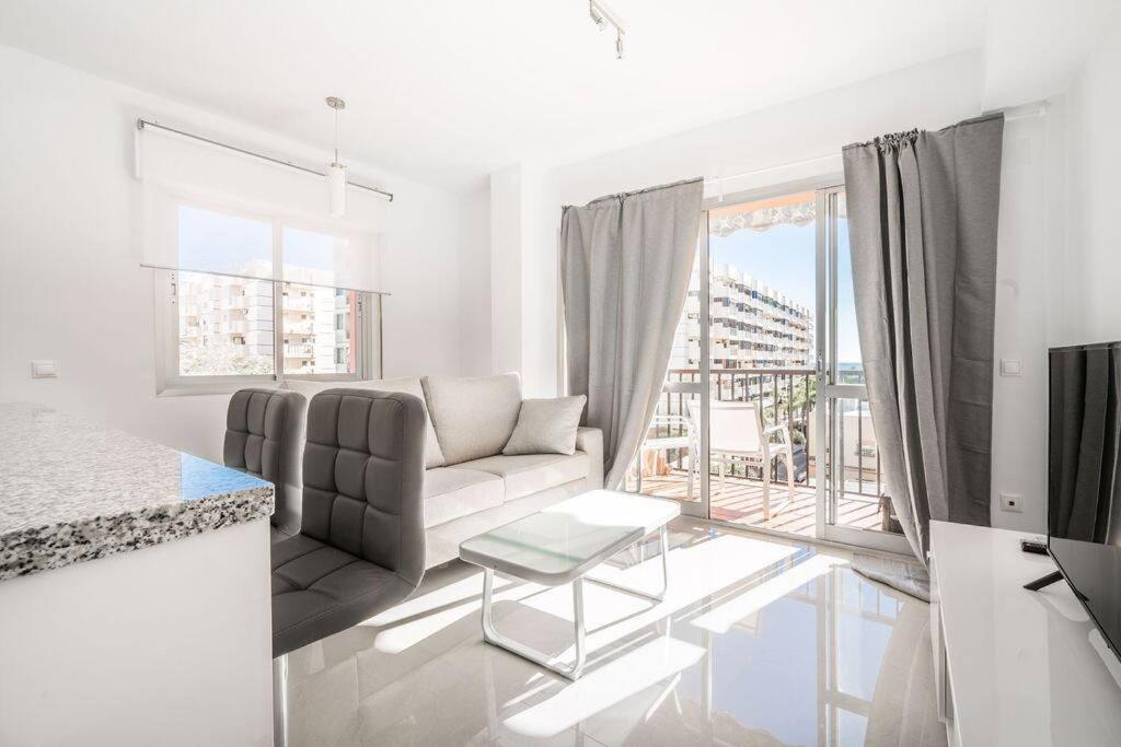 Stunning Fuengirola Gem With City And Sea Views Lägenhet Exteriör bild